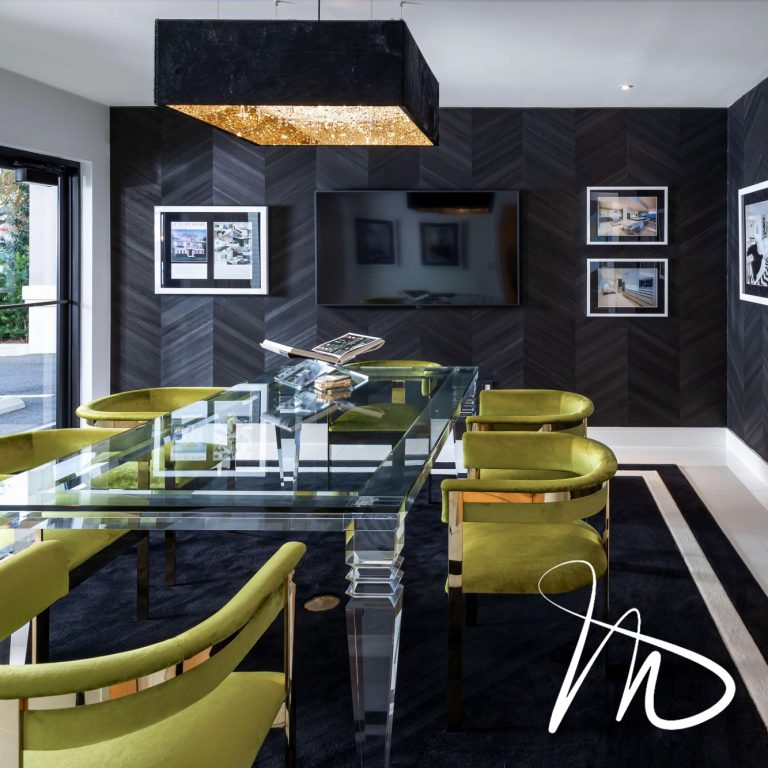 Luxury dining room chandelier with Deep Sky crystal chandelier by Manooi